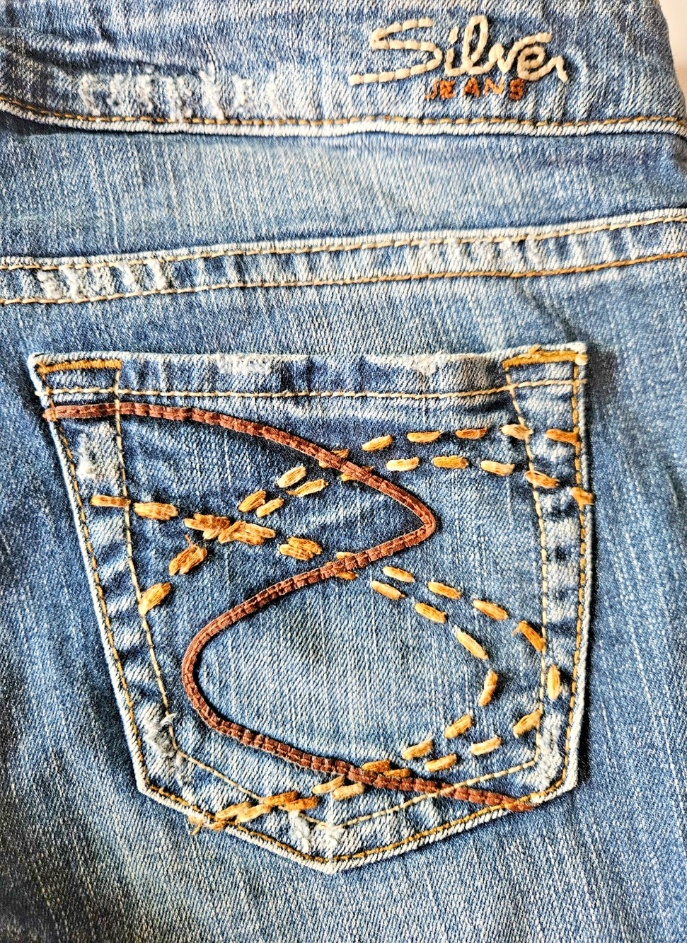 Silver Jeans Co Frances Capri Jeans Women's W29 Distressesd Embroidered Pockets